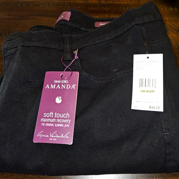 18W Short, Gloria Vanderbilt Black Jeans - Picture 1 of 3